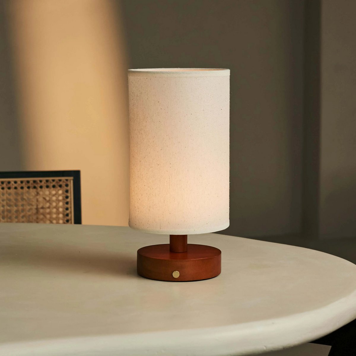 Ben Kastanjebruine houten tafellamp – Oplaadbaar, dimbaar, USB-C-voeding