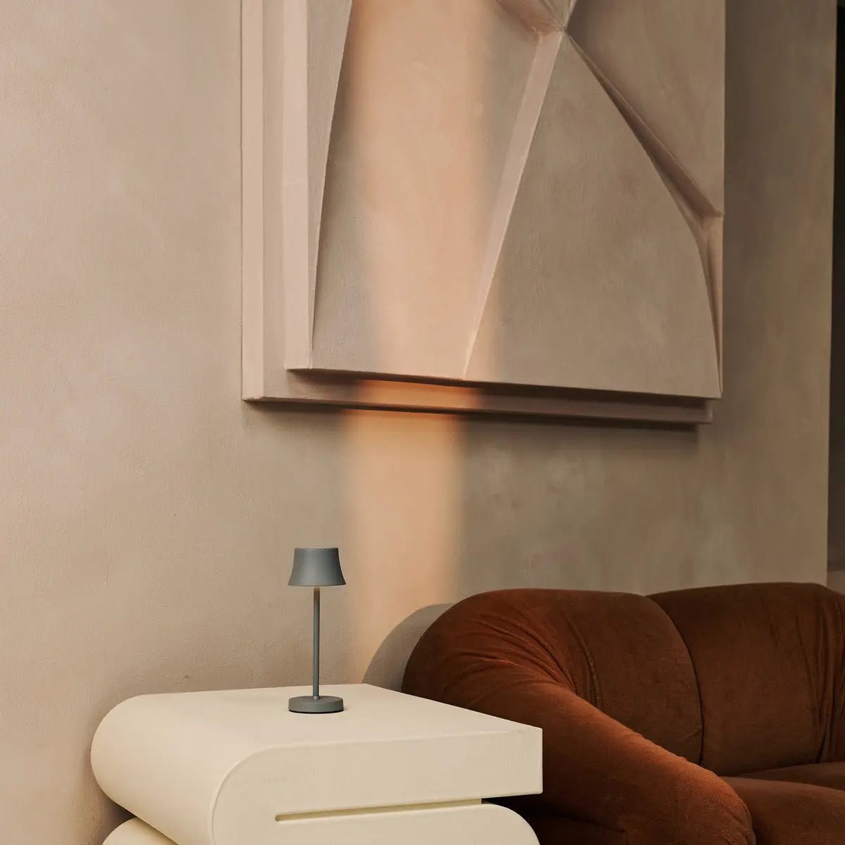 De pijp mini muis grijs oplaadbare tafellamp - draadloos opladen, dimbare lamp en 3 lichte kleuren