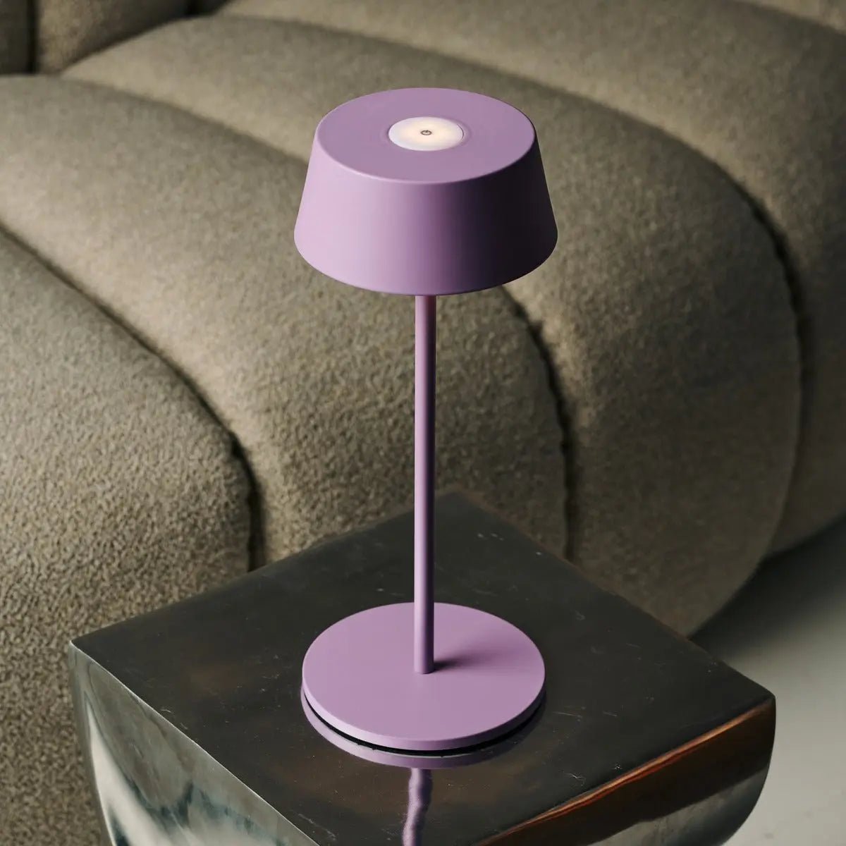 Hugo Violet Lila Oplaadbare tafellamp - Stijlvol, dimbare lamp & draadloos