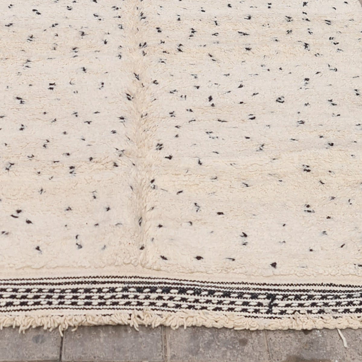 Berber vloerkleed Beni Ouarain Plumetis 190 x 290 cm