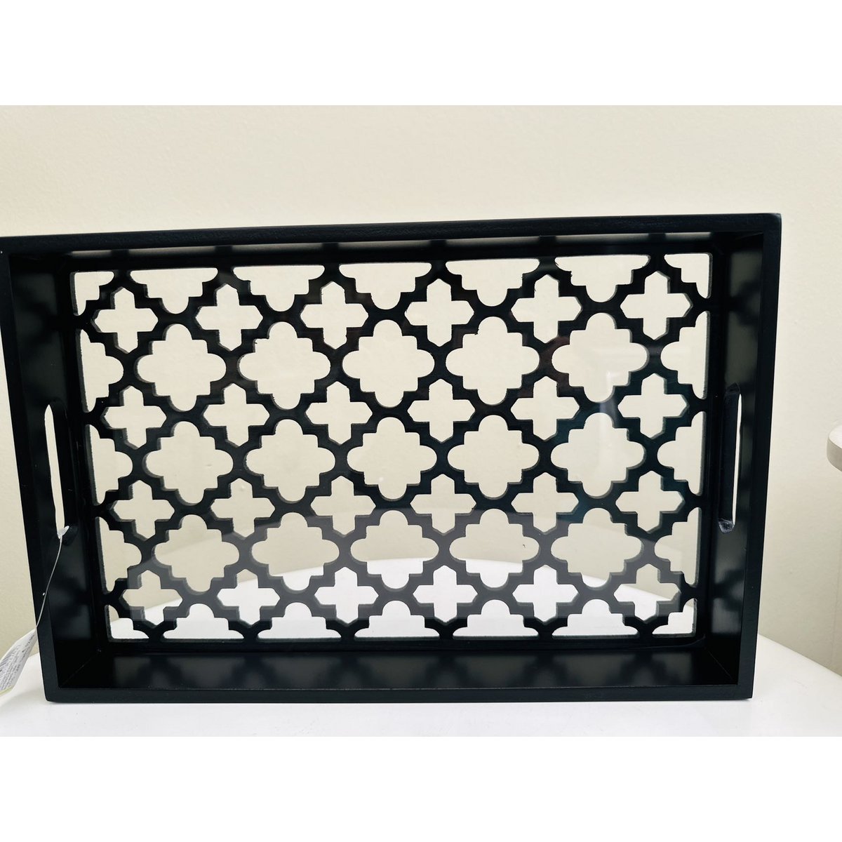 Zwart houten glazen dienblad