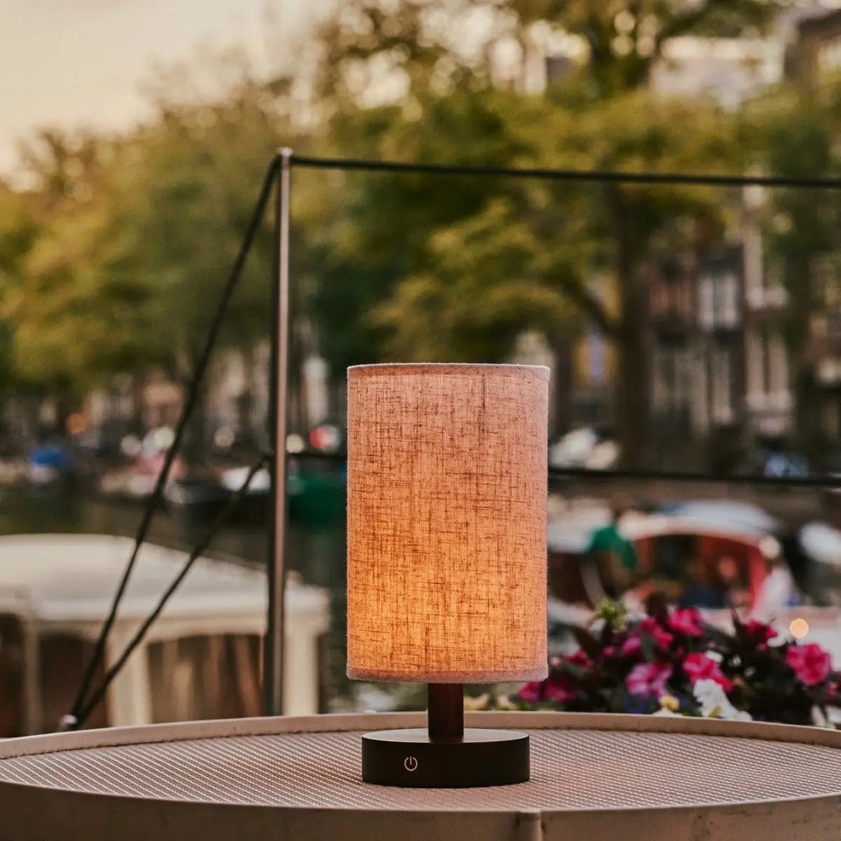 Ben donkerbruine houten tafellamp-oplaadbaar, dimbaar, USB-C aangedreven