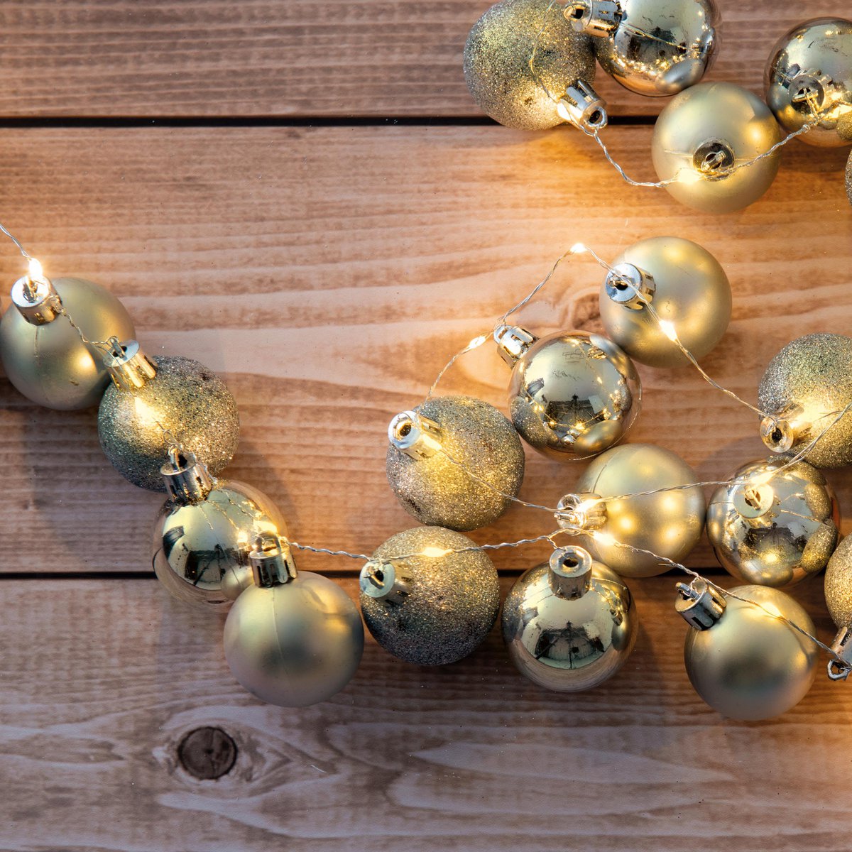 LED Outdoor Christmas Light Chain L: 250 cm goud