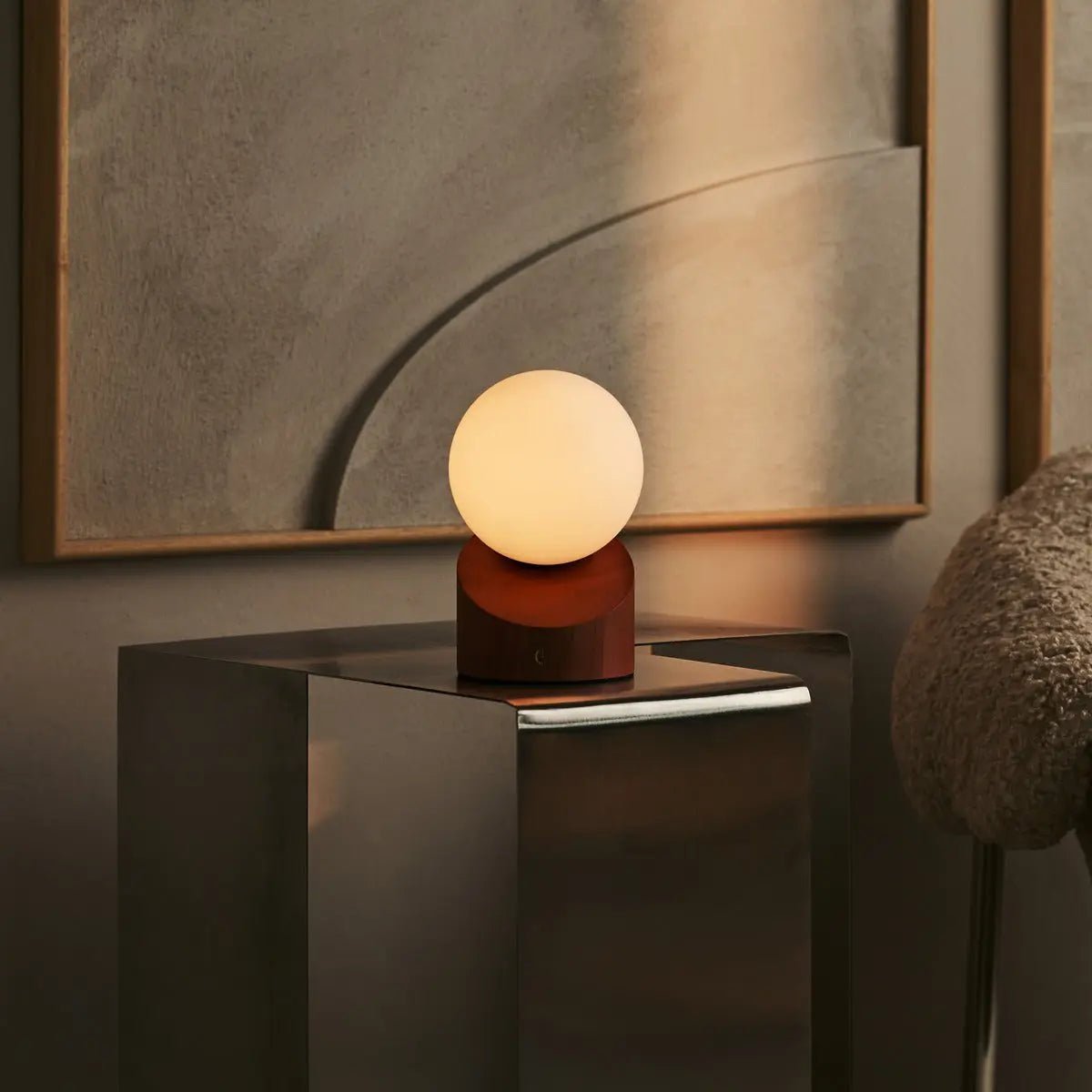 Morris Chestnut Brown Stijlvol oplaadbare lamp-draadloos, dimbaar, milieuvriendelijk ontwerp