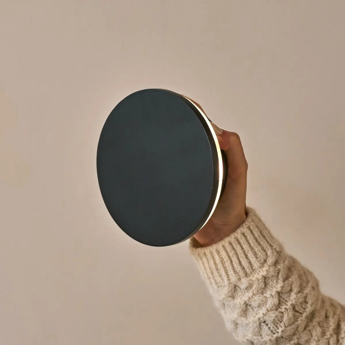 Lou Black draadloos wandlicht - Oplaadbaar en dimpelbaar met aanraakregeling - 2700K warm licht