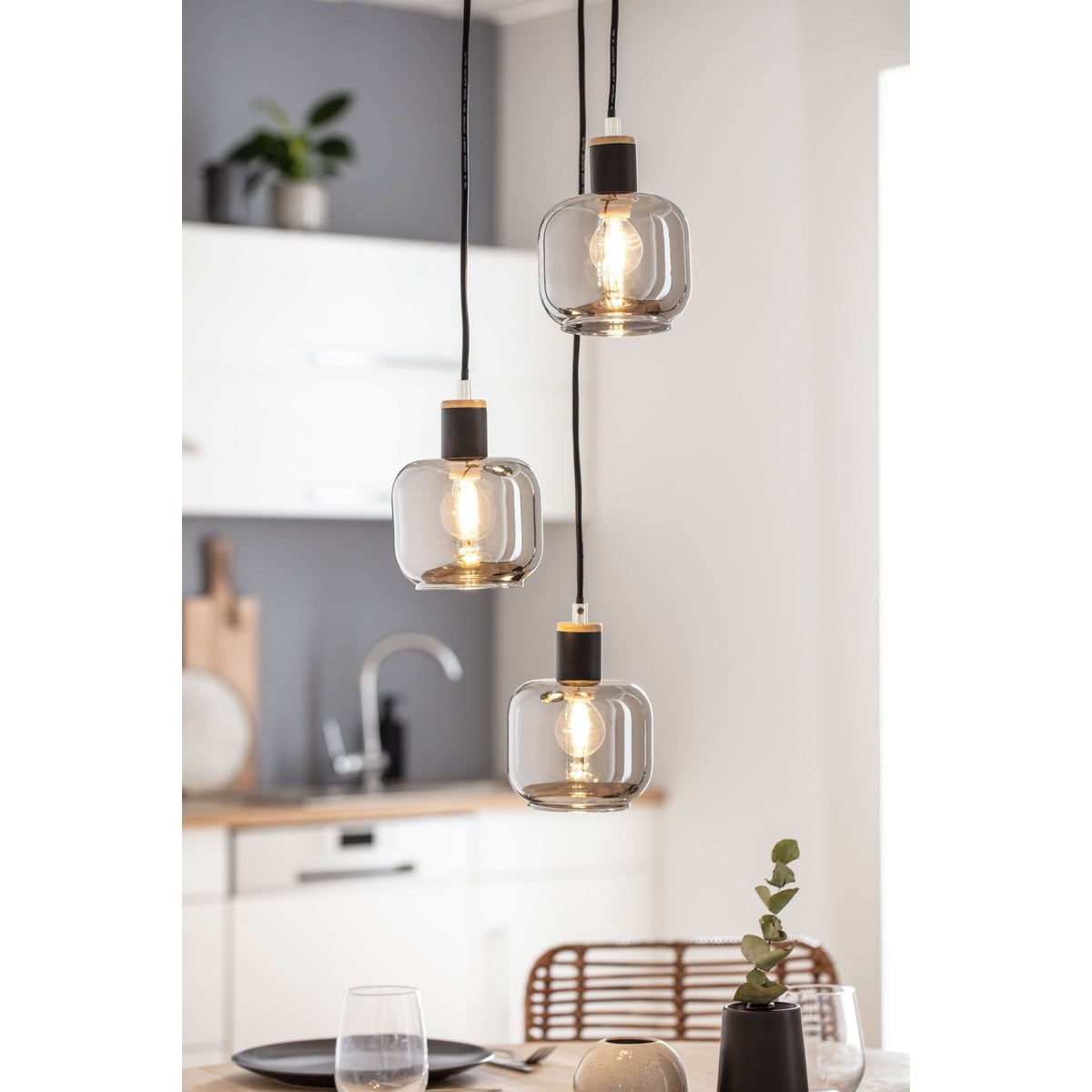 Liv · Metalen plafondlamp — zwart