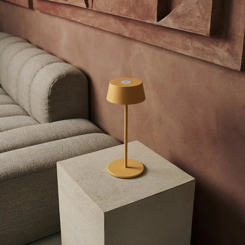 Hugo Amber gele oplaadbare ijzeren tafellamp - dimbaar, stijlvol en draadloos