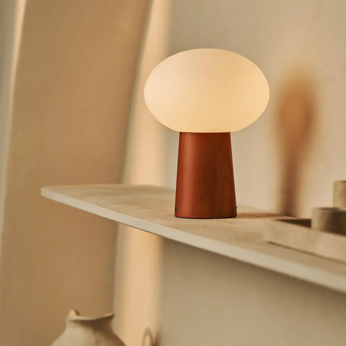 Max kastanje houten draadloze en oplaadbare lamp-milieuvriendelijk ontwerp