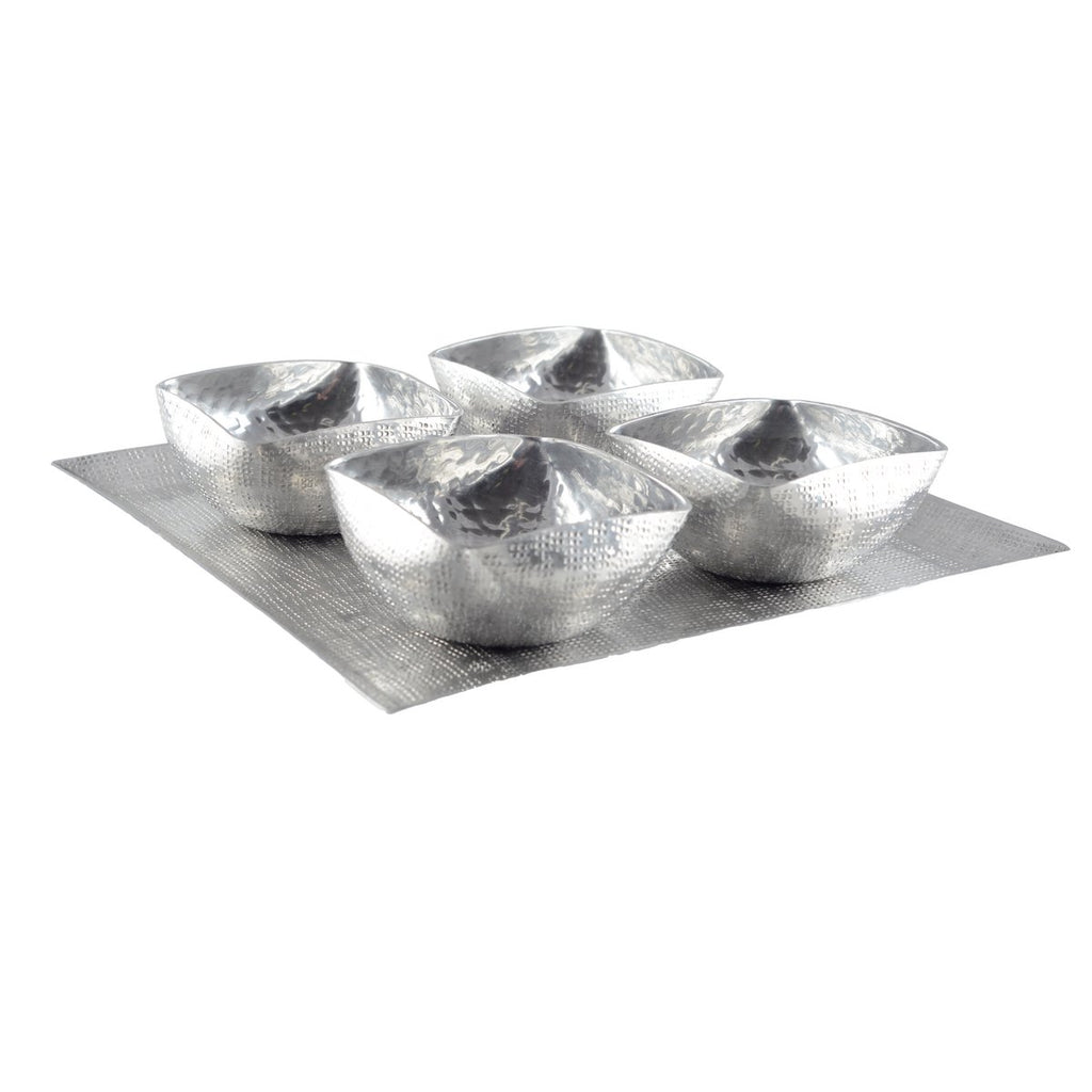 Set van 4 kopjes op aluminium plaat
