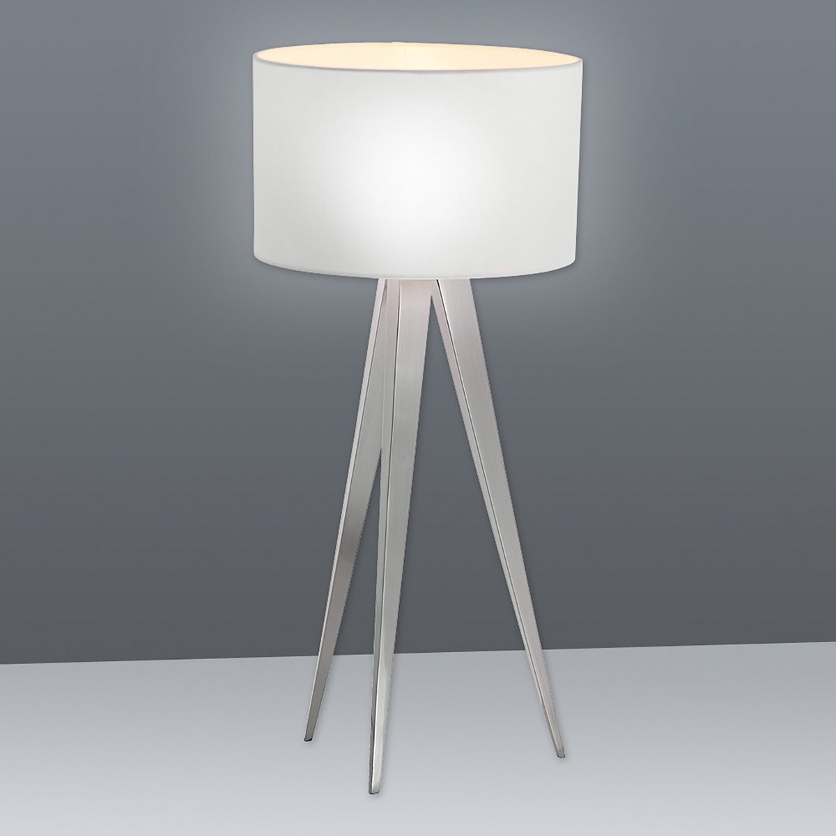 Liv · Driepoot vloerlamp