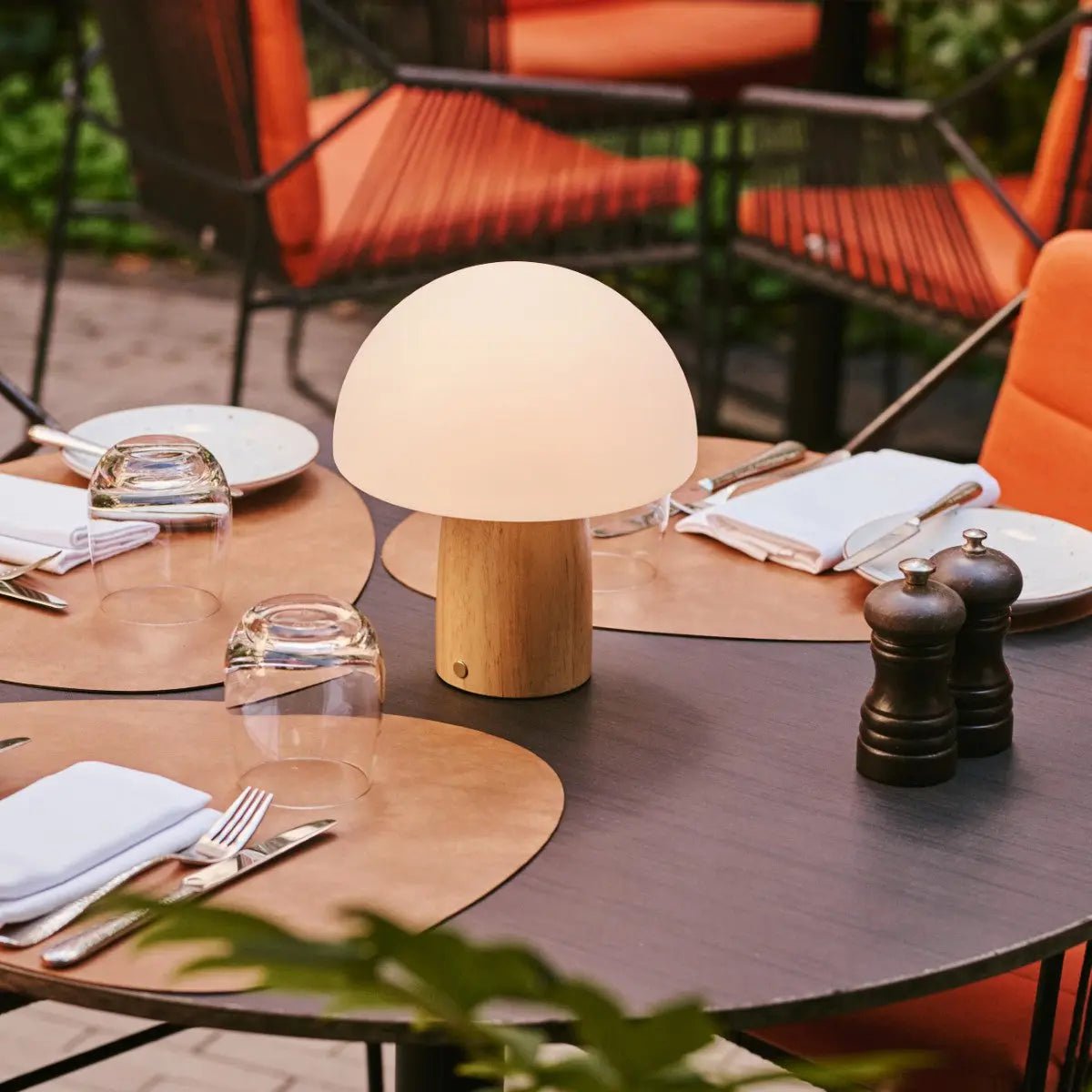 Mia lichtbruin stijlvolle houten tafellamp met dimmer - hout, functioneel en subtiel