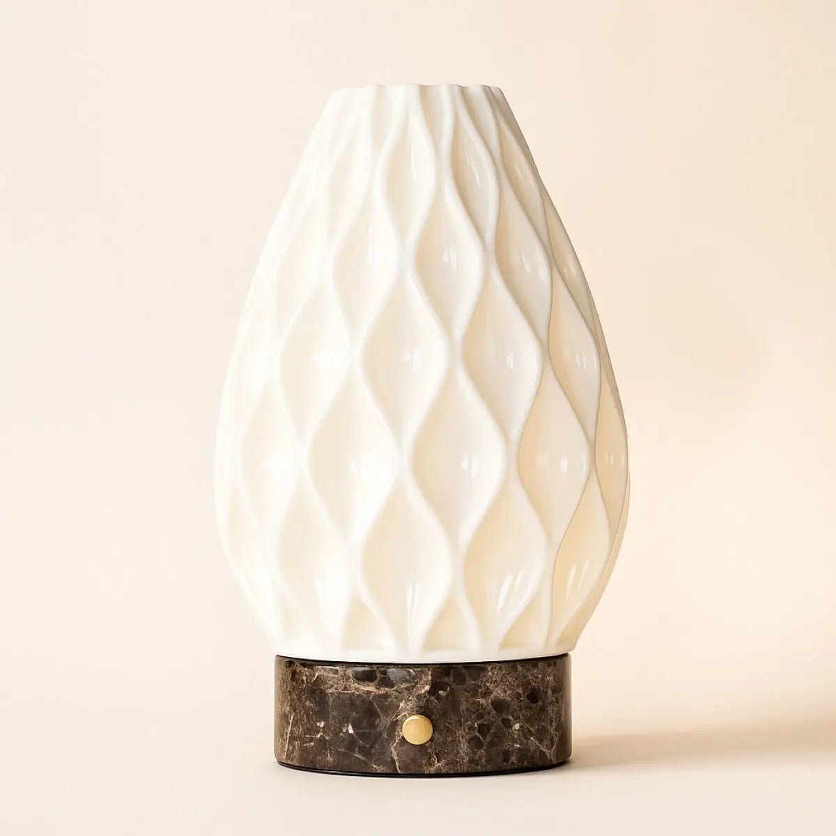 Vela Marble draadloze tafellamp van 3D-geprint porselein – oplaadbaar, dimbaar en tot 100 uur licht
