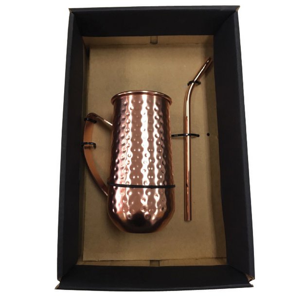 Cocktailglas met koperen rietje