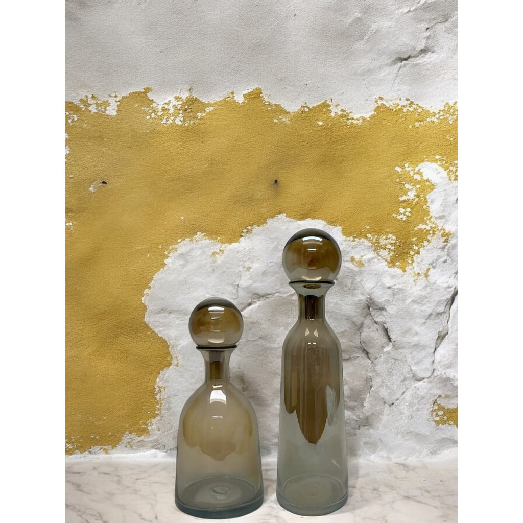 Amberkleurige glazen flessen