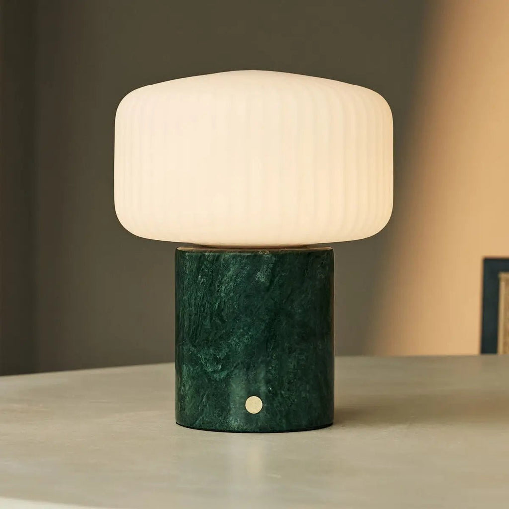 Renoir Green / Verde Alpi - Marmeren oplaadbare tafellamp - Draadloos, USB -oplaadbaar en tot 100 uur verlichting
