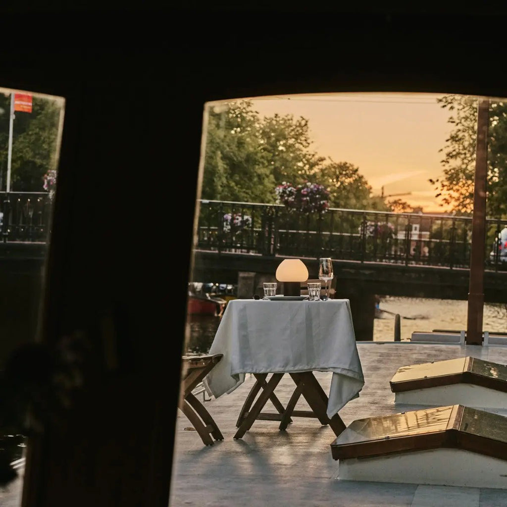 Fynn Donkerbruine Houten Lamp – Oplaadbaar & Dimbaar Licht