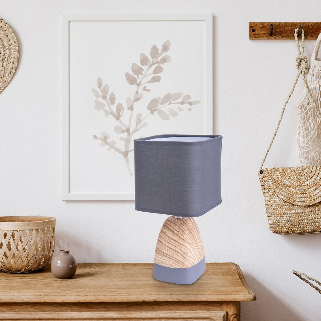 Liv · Houten tafellamp met linnen kap — grijs