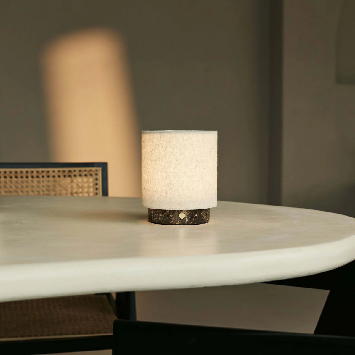 Mauve Beige & Brown / Emperador Dark - Marble oplaadbare taflamp - 3 lichte modi, draadloos en met linnen verwisselbare lampenkap