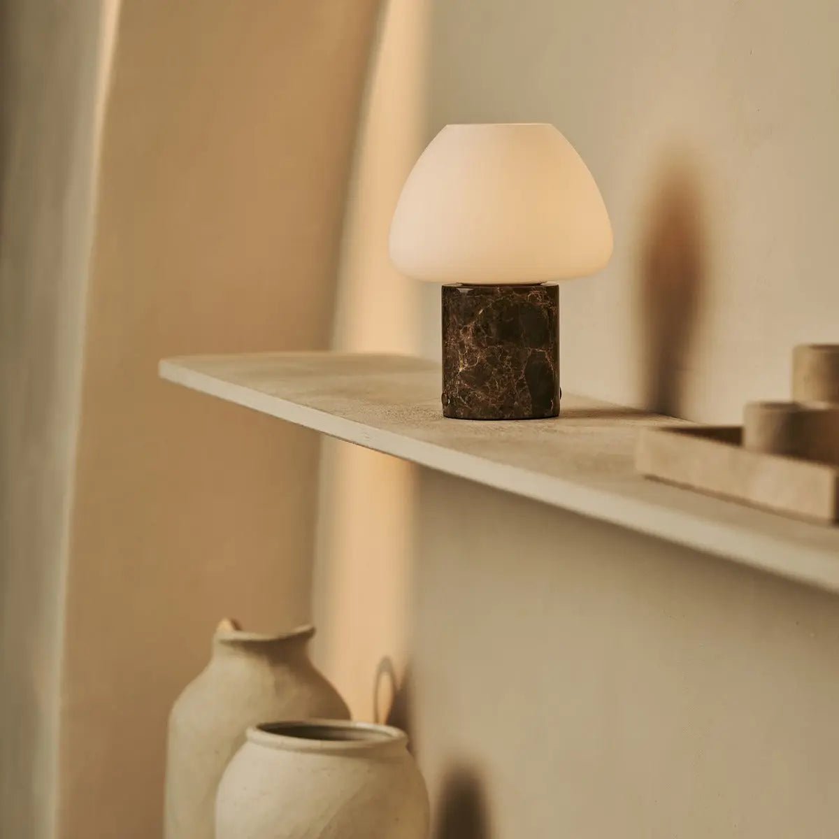 Ostade bruin / emperador donker - uniek marmeren oplaadbare tafellamp met 3 lichte kleuren en dimfunctie