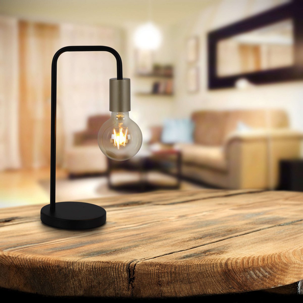 Liv · Houten tafellamp met linnen kap — zwart