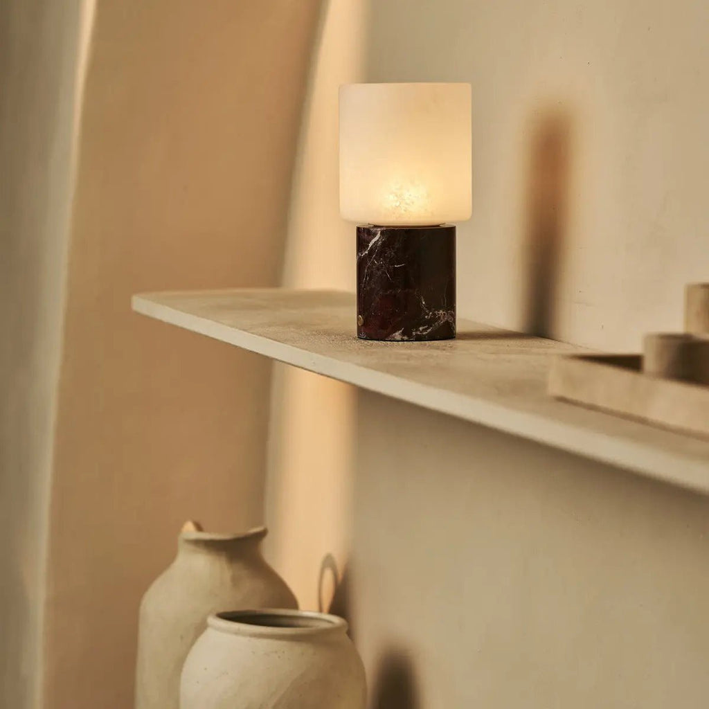 Cuyp Red / Rosso Levanto - Marmeren oplaadbare tafellamp - Draadloos, USB -oplaadbaar en maximaal 100 uur runtime