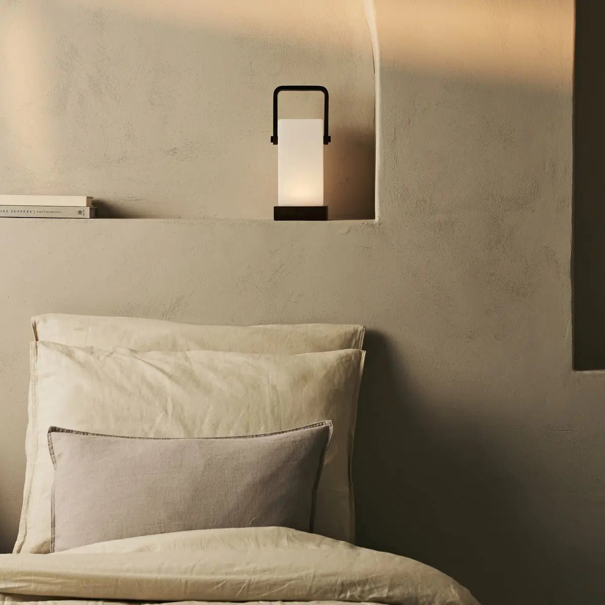 Harper Donkerbruine Houten Lamp – Snoerloze Oplaadbare Tafellamp met Handvat