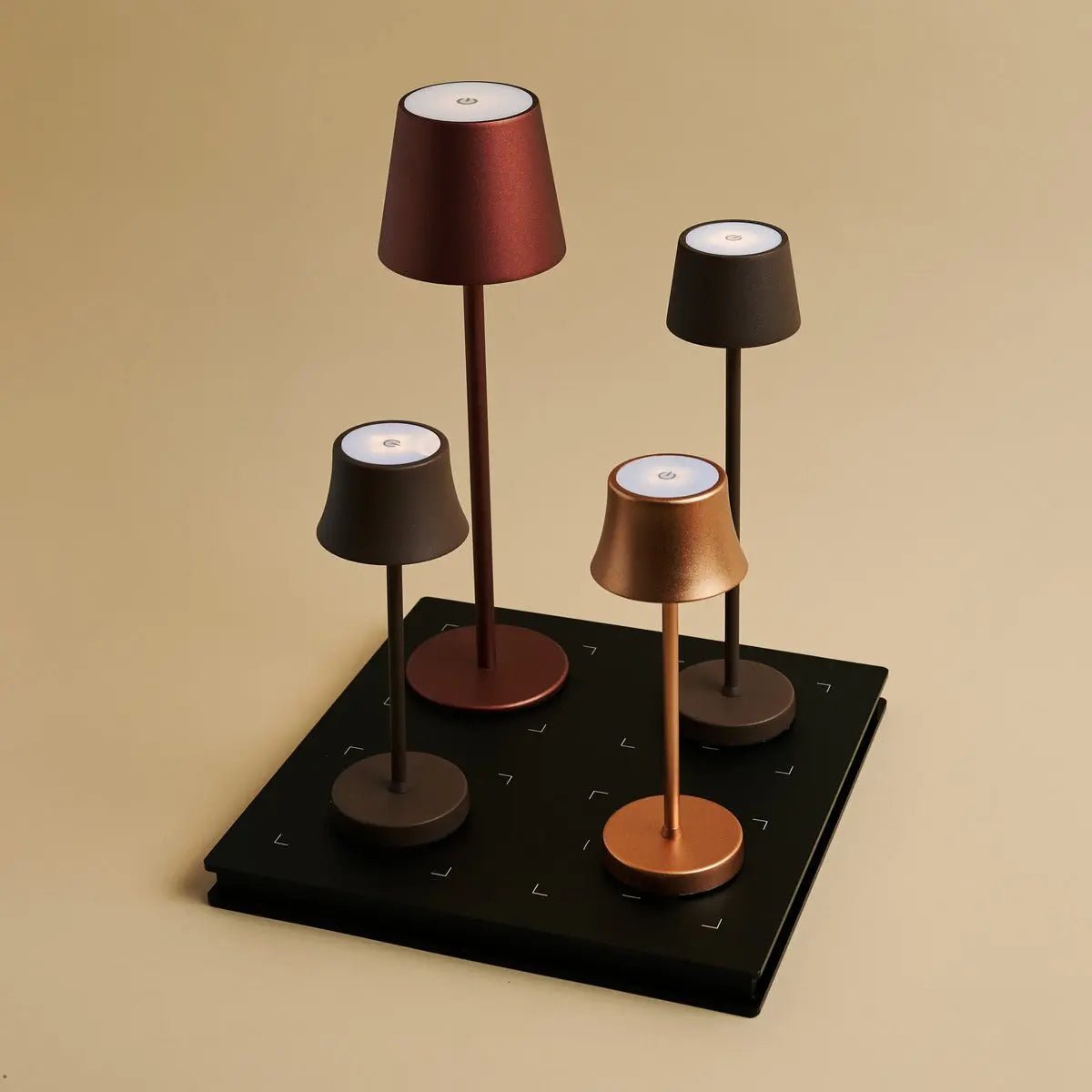 Amstel Station Professional Wireless Charging Station met 4 oplaadhaven-eenvoudig en functioneel met Qi-Technology