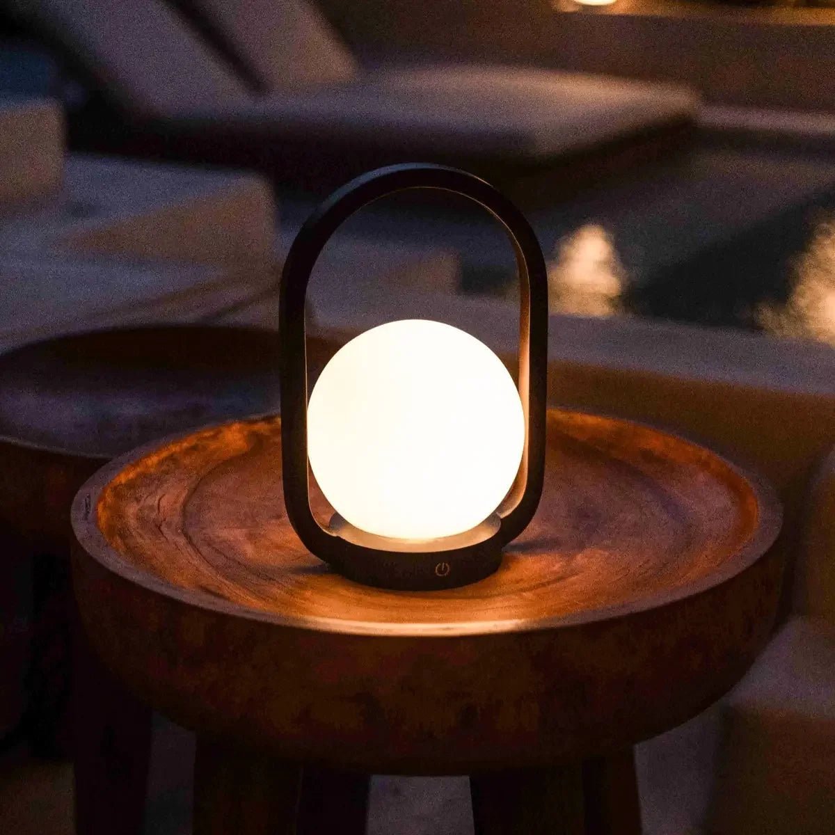 Skye Donkerbruine Houten Snoerloze Lamp | Oplaadbaar en dimbaar ontwerp