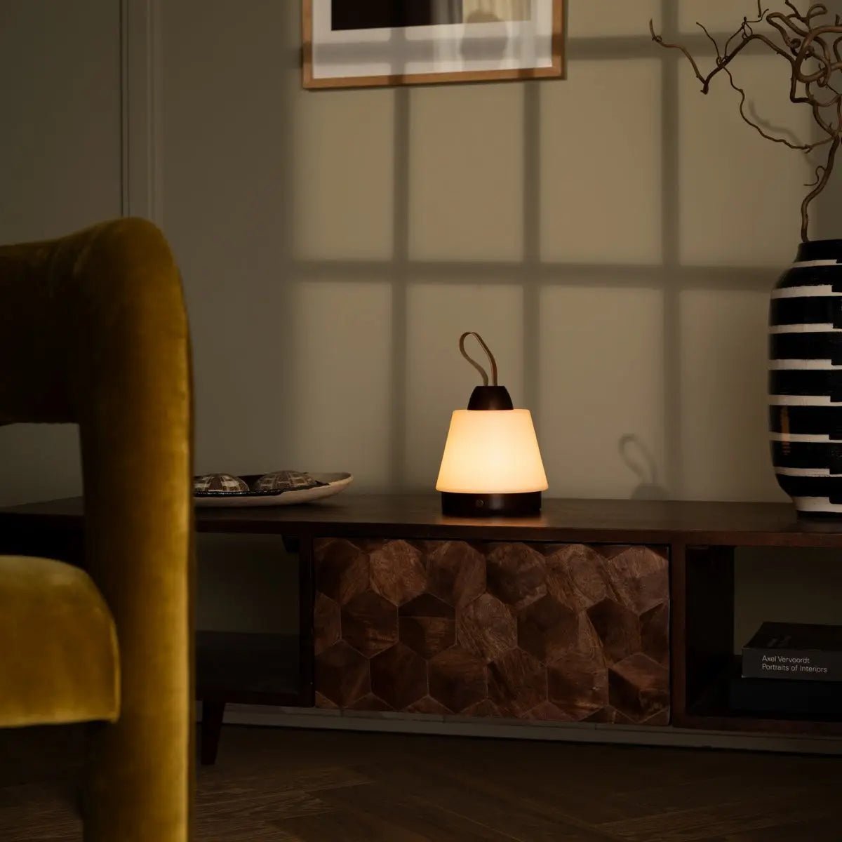 Liv donkerbruine oplaadbare lamp – leren band, dimbaar, 3 lichtmodi, draadloos