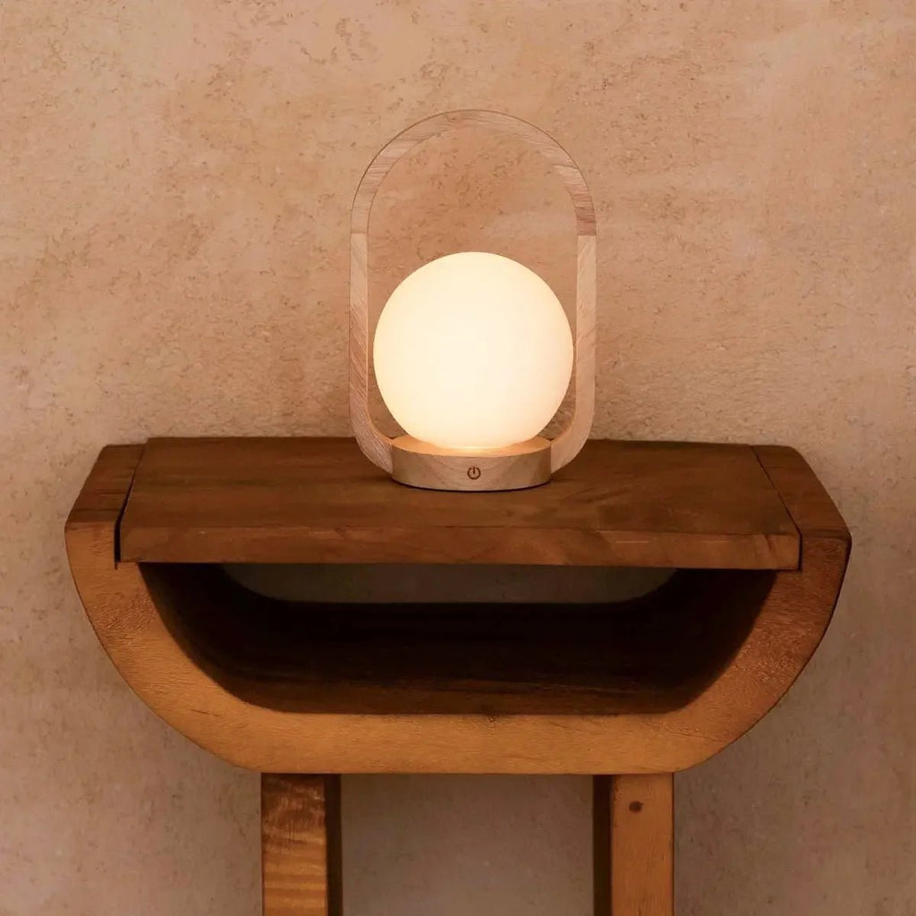 Skye Lichtbruine Houten Snoerloze Lamp | Oplaadbaar en dimbaar ontwerp