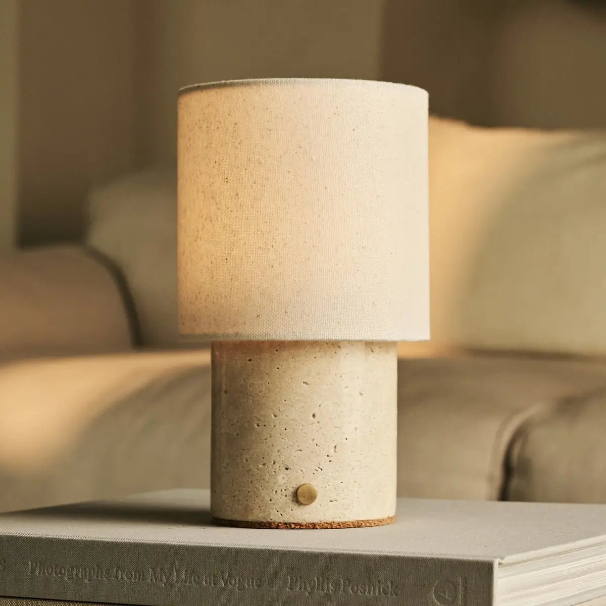 Dou Beige / Travertino Classico - Travertine oplaadbare tafellamp - draadloos, 3 lichte modi en met linnen verwisselbare lampenkap