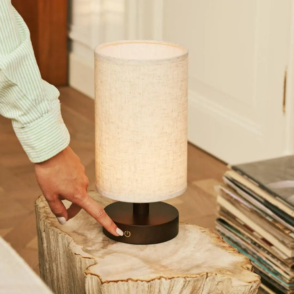 Ben donkerbruine houten tafellamp-oplaadbaar, dimbaar, USB-C aangedreven