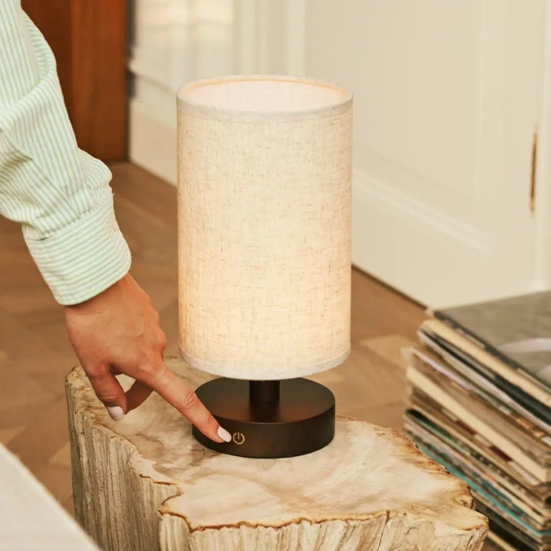 Ben donkerbruine houten tafellamp-oplaadbaar, dimbaar, USB-C aangedreven