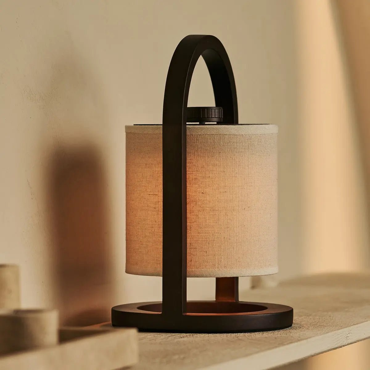 River Donkerbruine Draadloze Houten Lamp – Oplaadbaar & Dimbaar