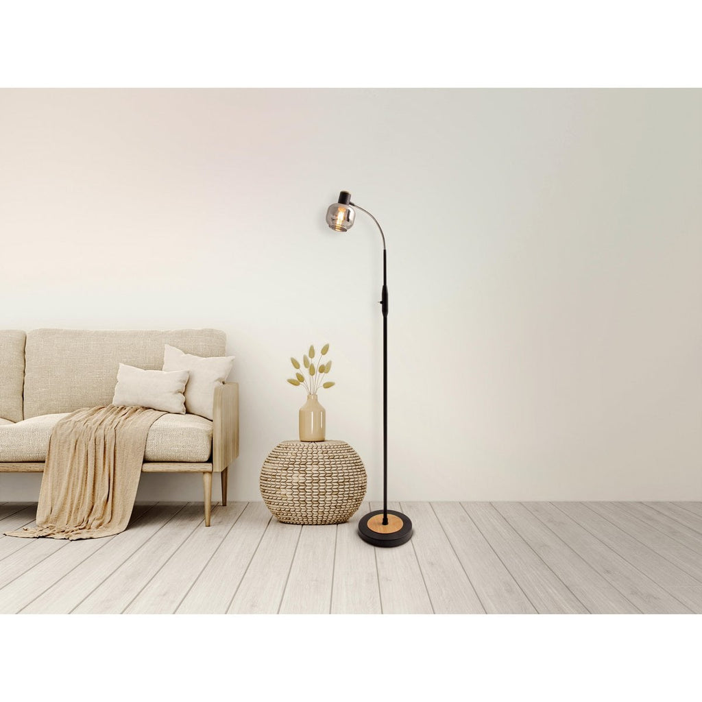 Liv · Metalen vloerlamp — zwart