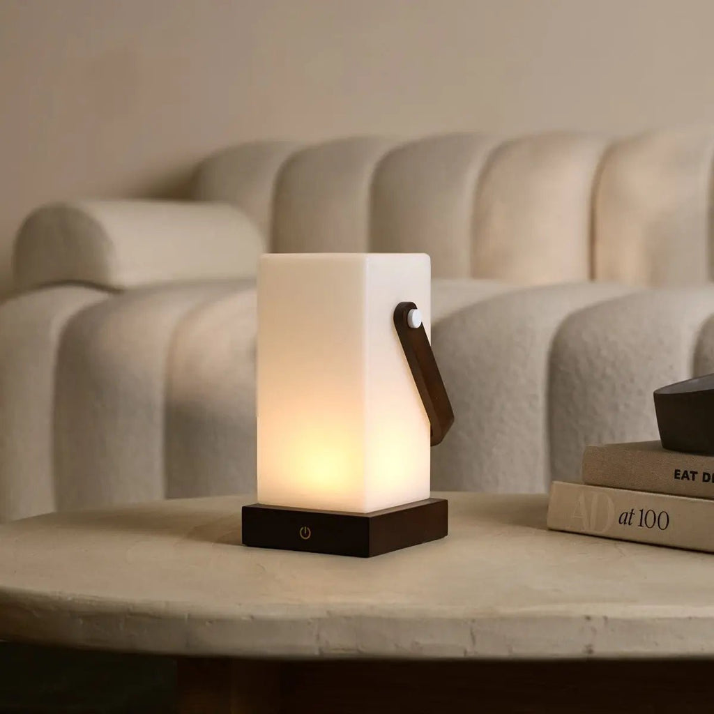 Harper Donkerbruine Houten Lamp – Snoerloze Oplaadbare Tafellamp met Handvat