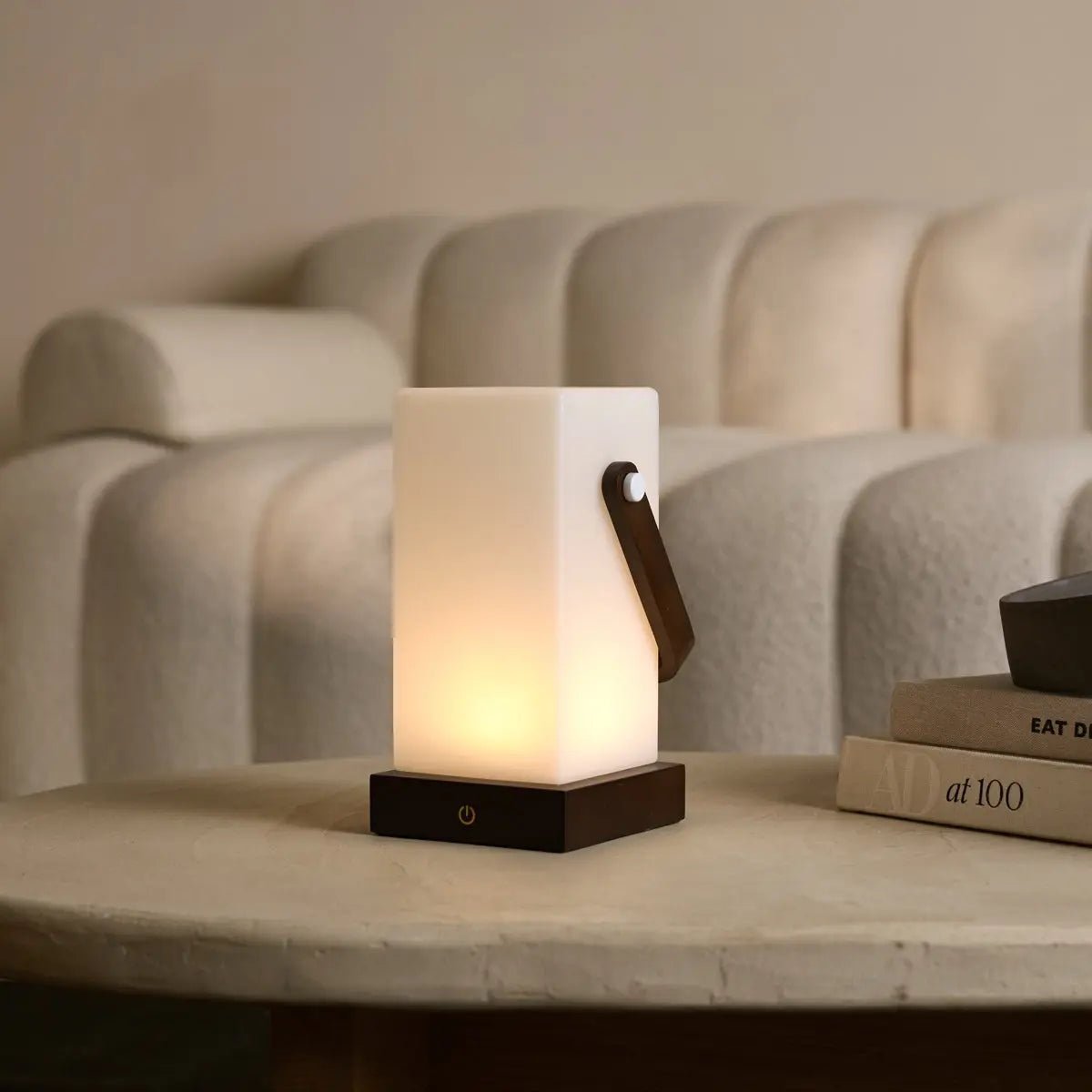 Harper Donkerbruine Houten Lamp – Snoerloze Oplaadbare Tafellamp met Handvat