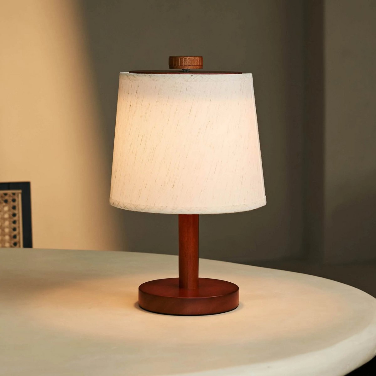 Rover kastanje bruin houten lamp - oplaadbare, draadloze en dimbare schaduw