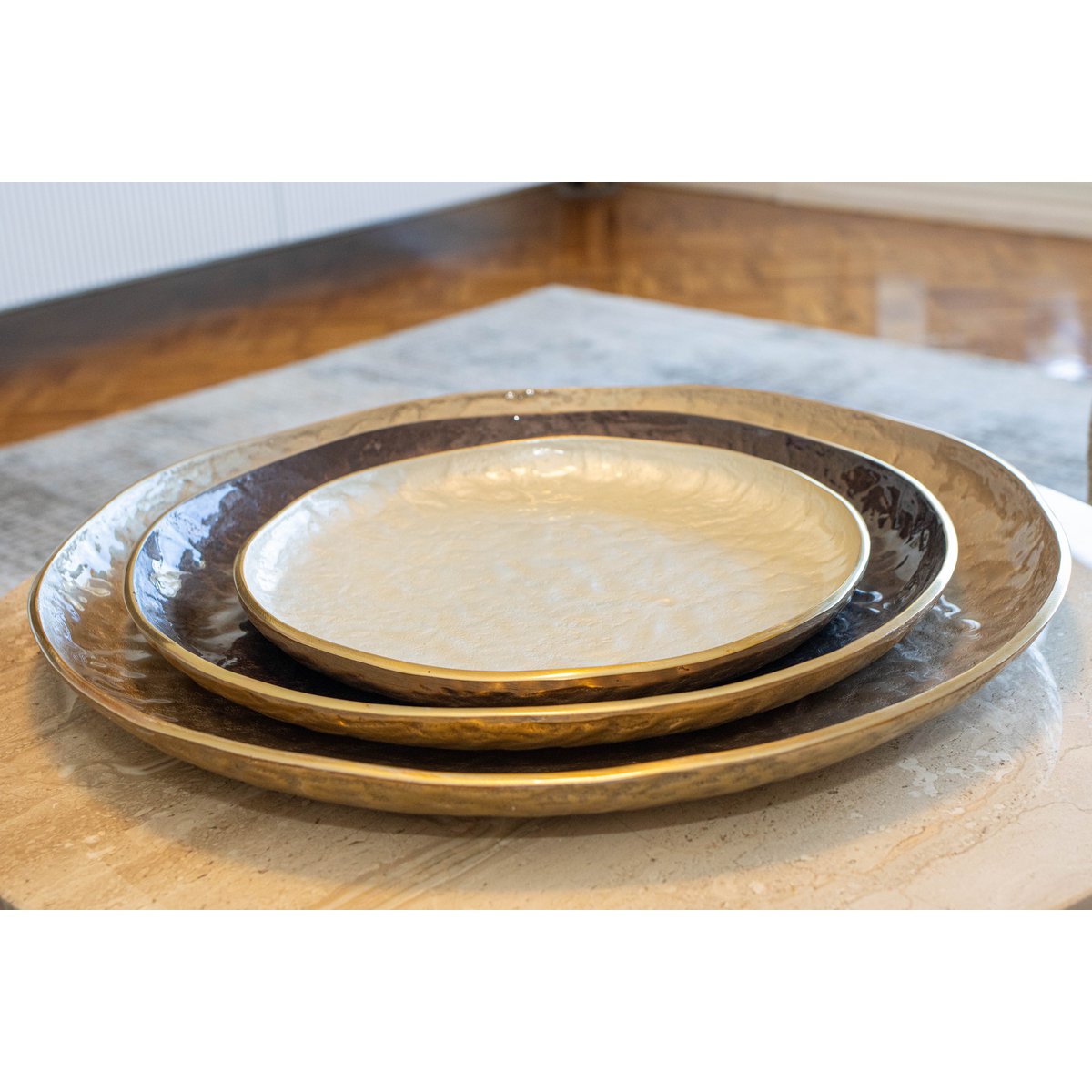 Decoratieve beker rond bruin 39x39x3,5 cm