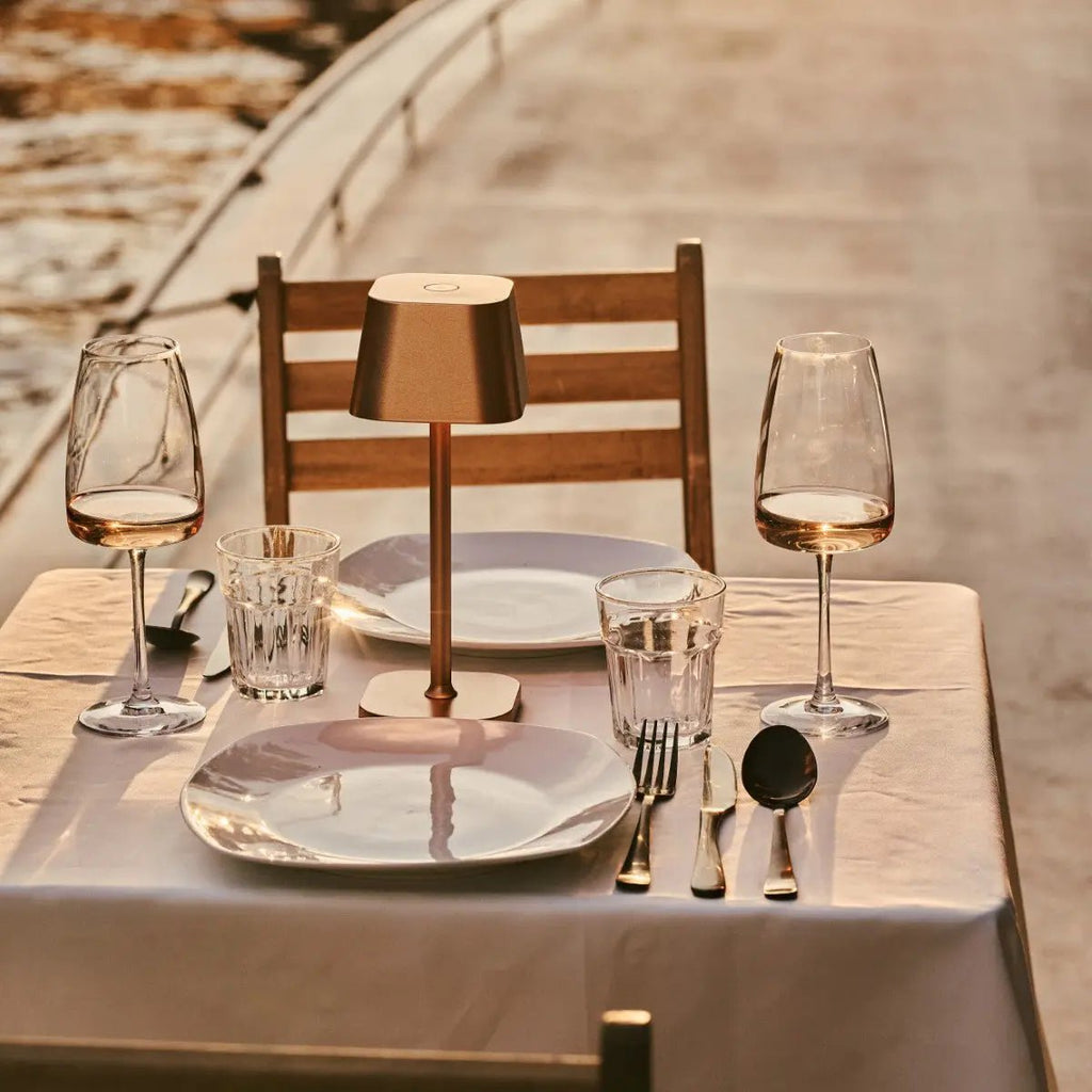 Ava koperen oplaadbare tafellamp | Stijlvol, draadloos en dimbaar