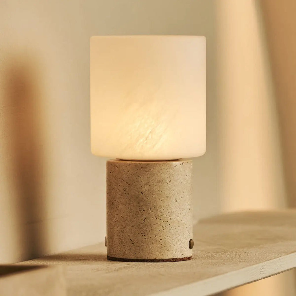 Cuyp Beige / Travertino Classico - Travertine oplaadbare tafellamp - draadloos, USB oplaadbaar en maximaal 100 uur runtime