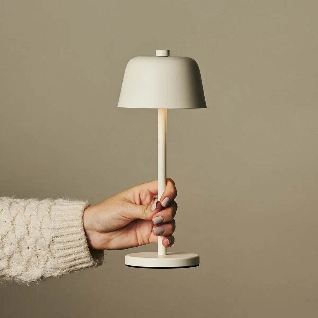 Anton vanille oplaadbare tafellamp | Stijlvolle en draadloze verlichting