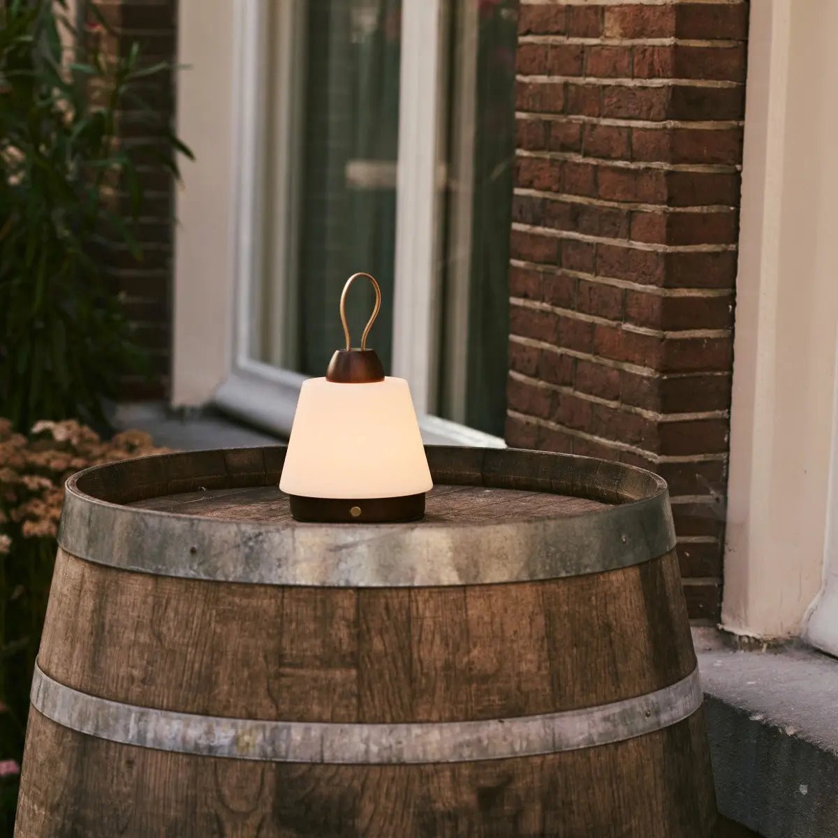 Liv donkerbruine oplaadbare lamp – leren band, dimbaar, 3 lichtmodi, draadloos