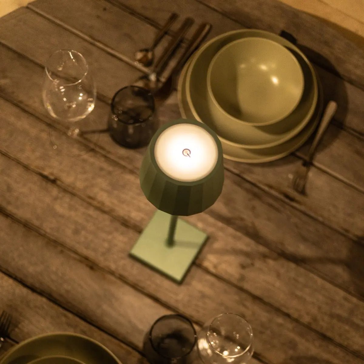 William Sage groene oplaadbare tafellamp – USB-C, dimbaar, batterij met een levensduur van 120 uur