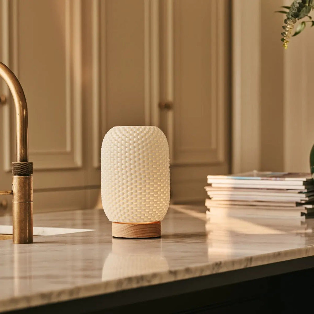 Aurora lichtbruine draadloze tafellamp in 3D-geprinte porselein-oplaadbaar, dimbaar en tot 100 uur licht