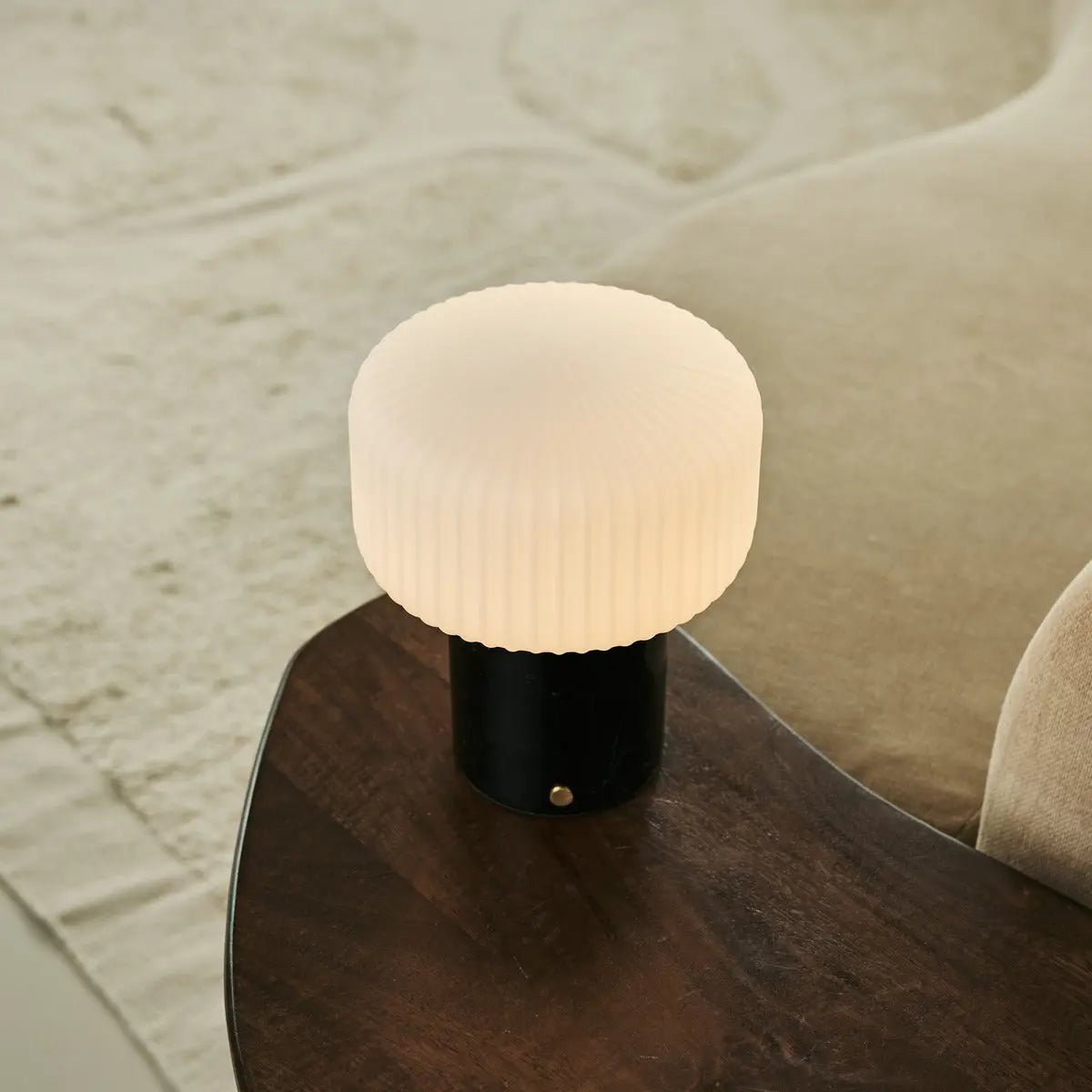 Renoir Black / Nero Marquina - Marmeren oplaadbare tafellamp - draadloos, USB -oplaadbaar en tot 100 uur verlichting