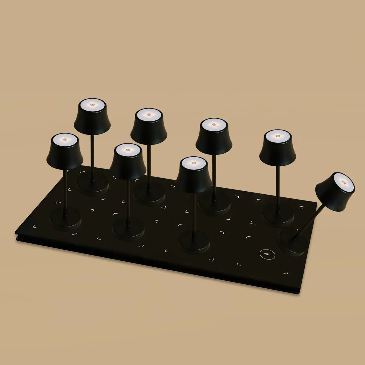 Combi Set Professional-8 X de Pijp Mini Midnight Black oplaadbare tafellampen & 1 x Central Station draadloos laadstation met Qi-Technology