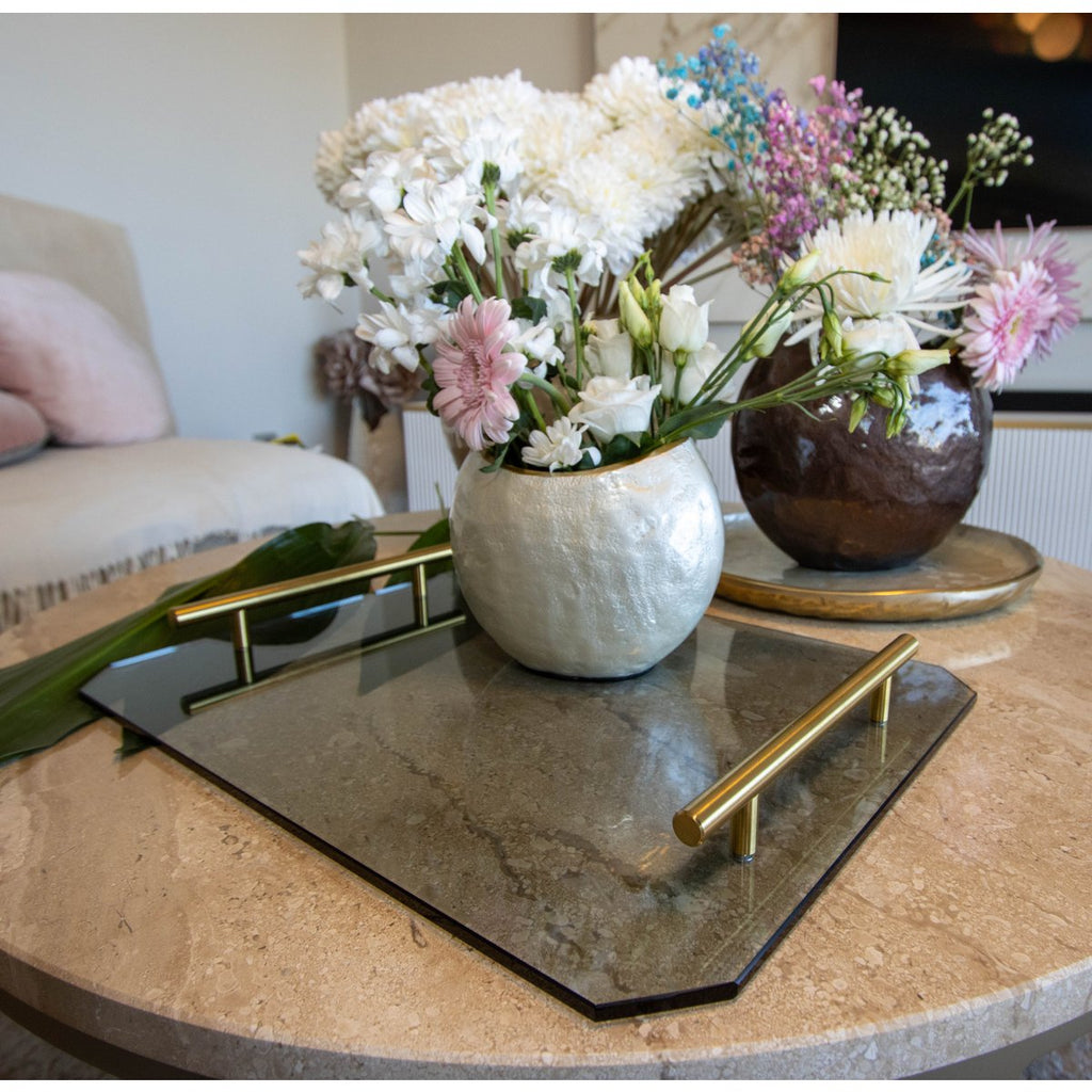 Gerookt grijs dienblad met gouden handgrepen 40x30x5cm