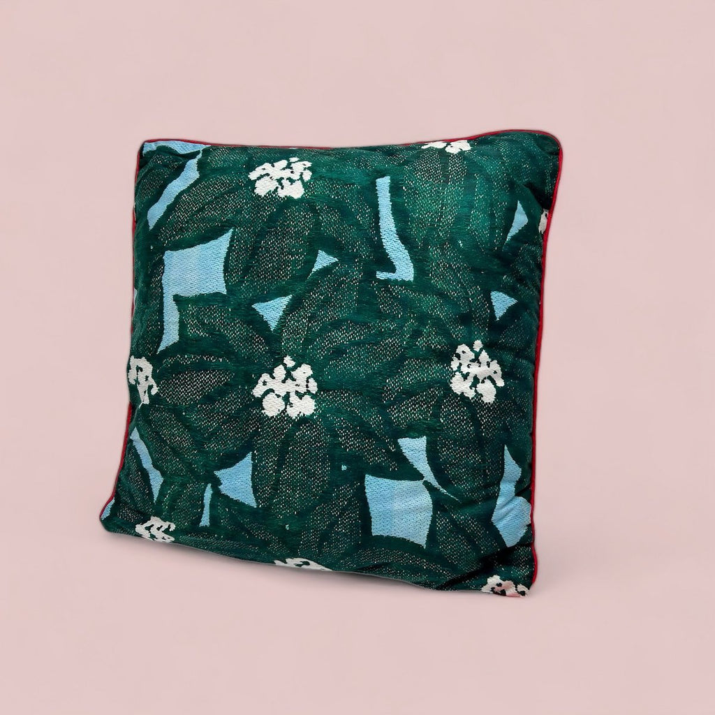 Sierkussen 45*45 De kussenhoes wordt geleverd met vulling en is voorzien van een ritssluiting.