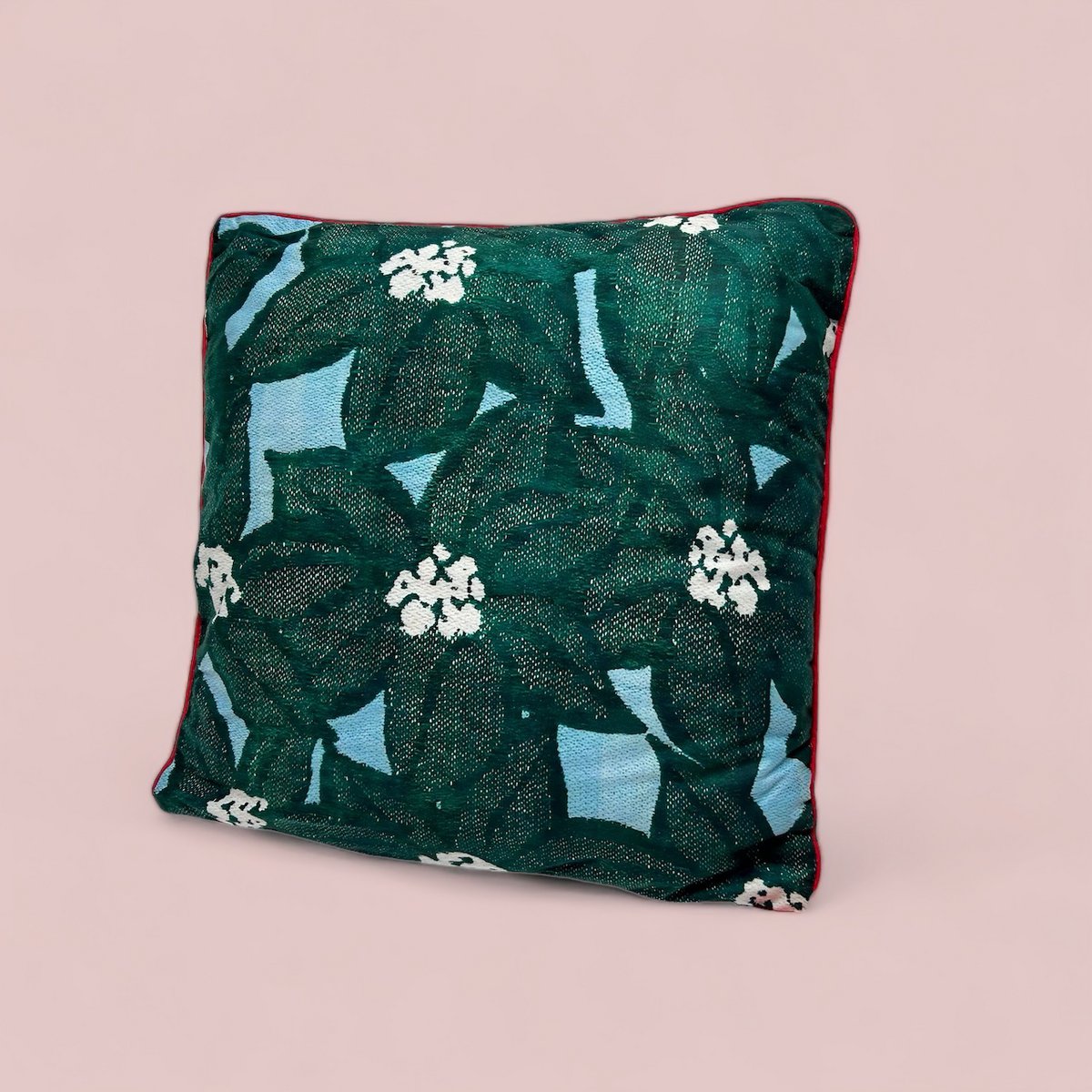 Sierkussen 45*45 De kussenhoes wordt geleverd met vulling en is voorzien van een ritssluiting.